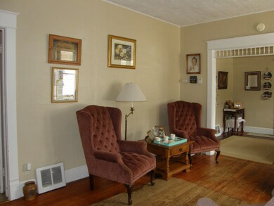 112_Huron_3_LivingRm