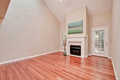 07_DavidTippitWay_8352_Living01