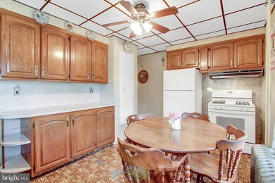 125 Raymond St, Reading, PA 19605 - photo 7