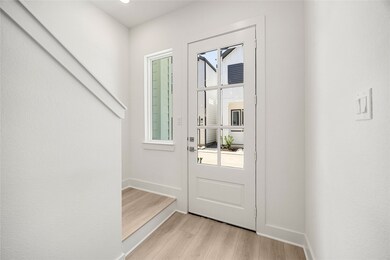 243 Rebecca St unit E, Houston, TX 77022 - photo 7