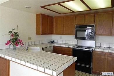 Kitchen with Rick Oak Cabinets