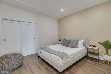 150 S Independence Mall W unit 403, Philadelphia, PA 19106 - photo 3