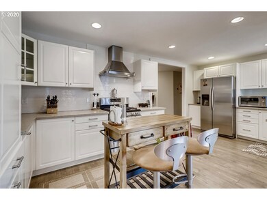 17520 Redfern Ave, Lake Oswego, OR 97035 - photo 2