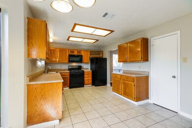 7447 Woodland Dr W, Houston, TX 77040 - photo 5