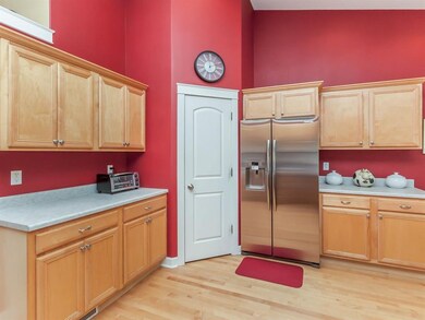 1814 Aaron Dr NW, Cedar Rapids, IA 52405 - photo 2