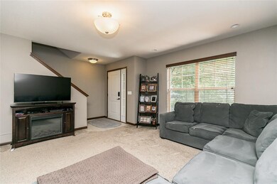 1328 Ellis Blvd NW, Cedar Rapids, IA 52405 - photo 4