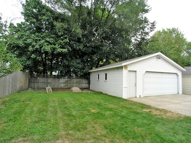 000-Garage-209222-medium
