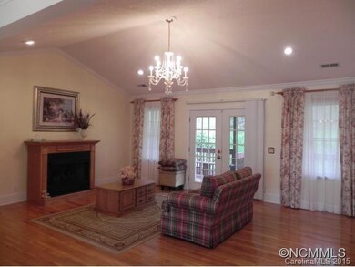 31 N Willow Brook Dr, Asheville, NC 28806 - photo 5