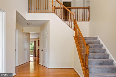 9315 E Carondelet Dr, Manassas Park, VA 20111 - photo 5