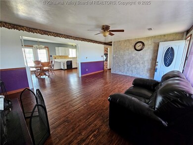 19377 Huntington Rd, Gallipolis Ferry, WV 25515 - photo 5