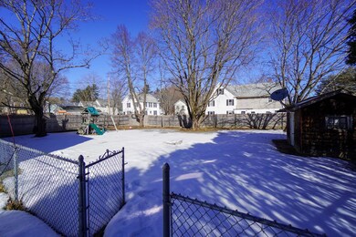 51 Pleasant St, Mechanic Falls, ME 04256 - photo 5