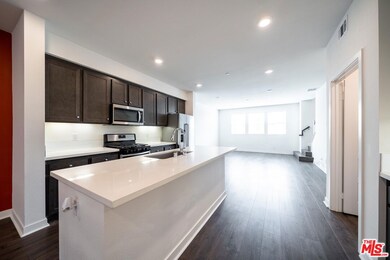 12727 Watt Ln unit C, Los Angeles, CA 91342 - photo 2