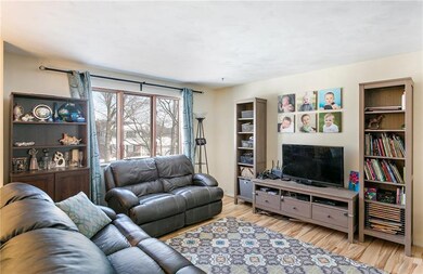 Spacious and bright living room with brand new Per