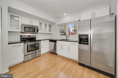 12840 Kitchen House Way, Germantown, MD 20874 - photo 7