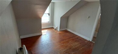 706 N 12th St unit 1/2, Saint Joseph, MO 64501 - photo 2