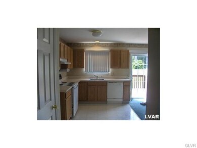 602 Abbe Ct, Freemansburg, PA 18017 - photo 3