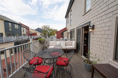 West facing back deck for sunsets, sun and BBQing