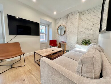 27 Thacher St unit 4, Boston, MA 02113 - photo 5