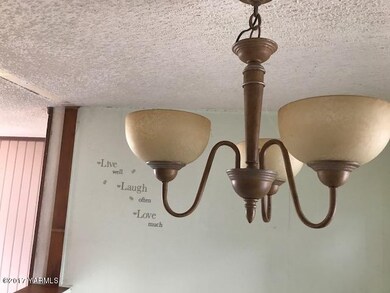 561-752538 Dining room sconce