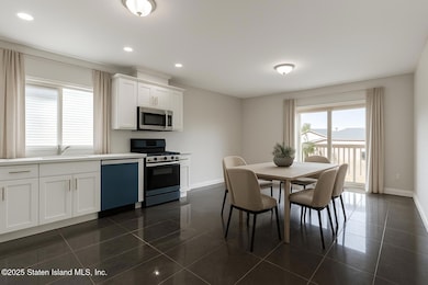 1372 Forest Hill Rd unit 1b, Staten Island, NY 10314 - photo 4