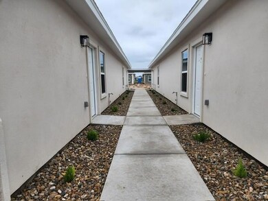 913 N Clarence Ave, Edinburg, TX 78541 - photo 2