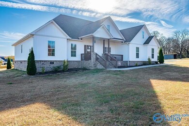 550 Plantation Point, Scottsboro, AL 35769 - photo 2