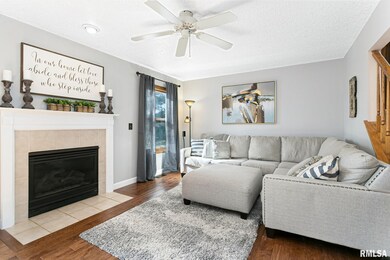 1623 W 44th Ct, Davenport, IA 52806 - photo 2