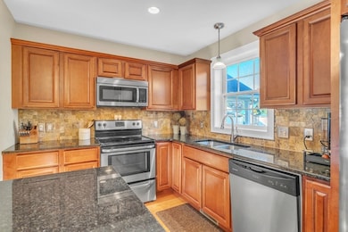 17 Irla Dr, Ludlow, MA 01056 - photo 3