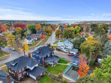 617 E Division St, Cadillac, MI 49601 - photo 7