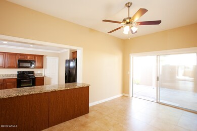 Breakfast bar and breakfast room
