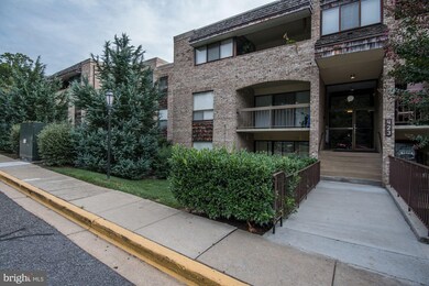 423 Christopher Ave unit 30, Gaithersburg, MD 20879 - photo 2