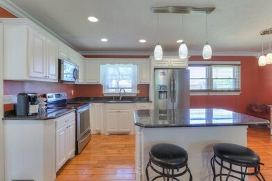 1310 Robinwood Dr, Shelbyville, TN 37160 - photo 3