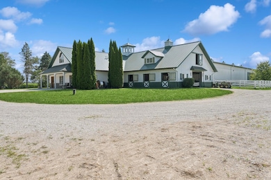 W1800 Count Rd B - Equestrian Center