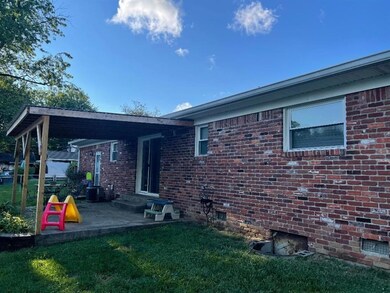 657 Walnut St, Whiteland, IN 46184 - photo 2