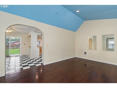 551 Oregon Way, Longview, WA 98632 - photo 5