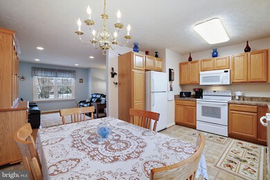 240 Poplar Ave, Glen Burnie, MD 21061 - photo 3