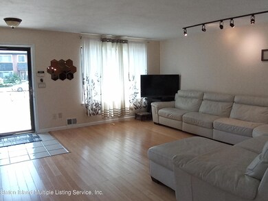 31 Charleston Ave unit 112, Staten Island, NY 10309 - photo 7