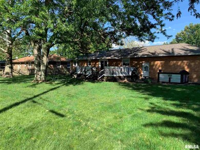 260 Southgate St, Lincoln, IL 62656 - photo 4