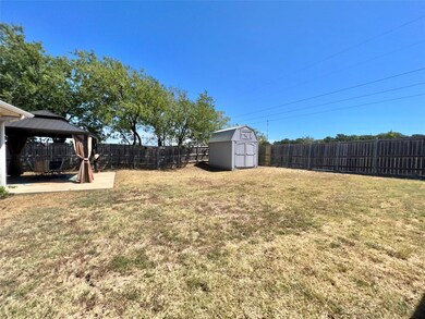 506 Glenwood St, Gainesville, TX 76240 - photo 3