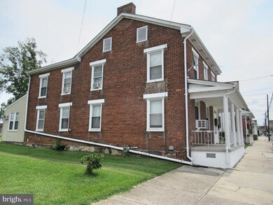 209 N Queen St, Littlestown, PA 17340 - photo 3