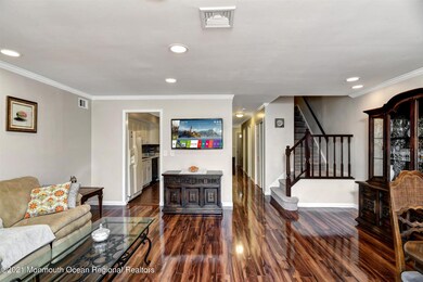 06-Living Room & Dining Room