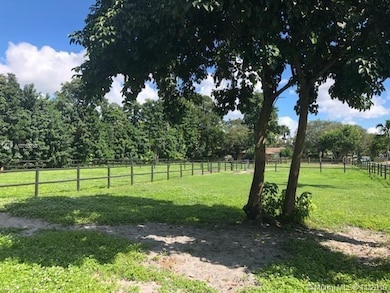 12575 SW 13th St, Davie, FL 33325 - photo 2