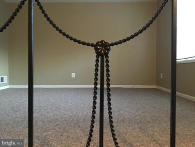 5302 Woodland Blvd, Oxon Hill, MD 20745 - photo 4