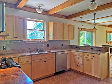 8 Wildflower Ln, Putney, VT 05346 - photo 3