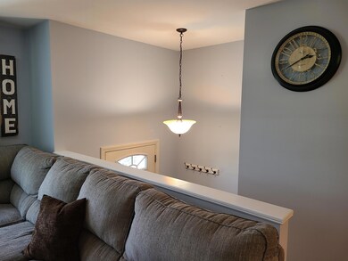 829 S Mammoth Rd, Manchester, NH 03109 - photo 4