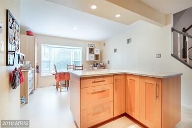 3321 Stone Heather Ct, Herndon, VA 20171 - photo 4