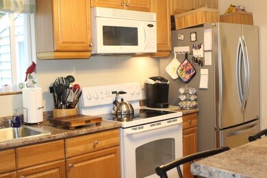 27 Silver Ave, Bellingham, MA 02019 - photo 5