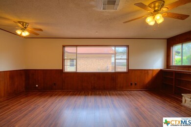 1234 Common St, New Braunfels, TX 78130 - photo 5