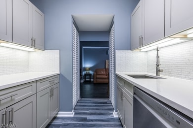 111 Mulberry St unit 1K, Newark, NJ 07102 - photo 6