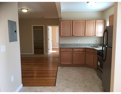 143 Skeele St unit 3R, Chicopee, MA 01013 - photo 6